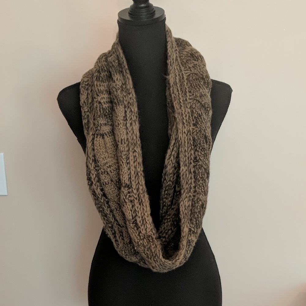 NWT Altar'd State scarf - Picture 2 of 5